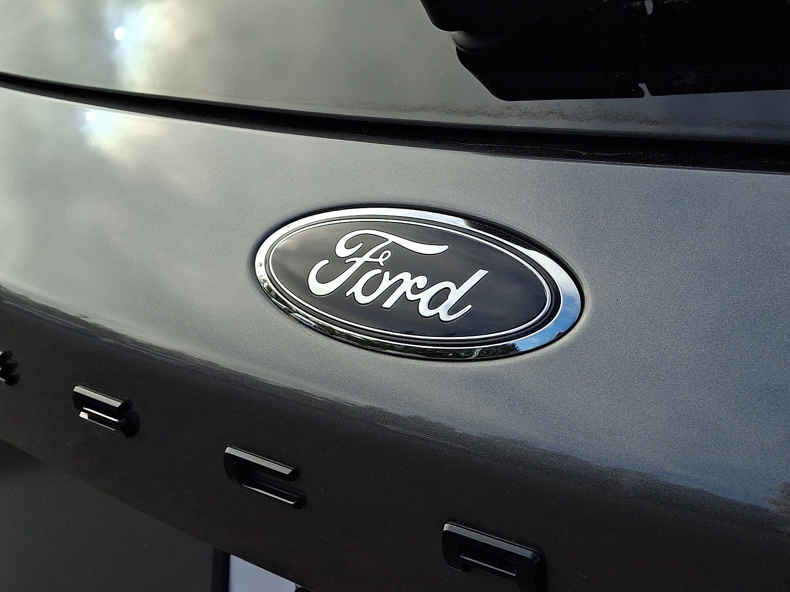 Used 2022 Ford Escape SEL w/ SEL Stealth AWD Package image 31