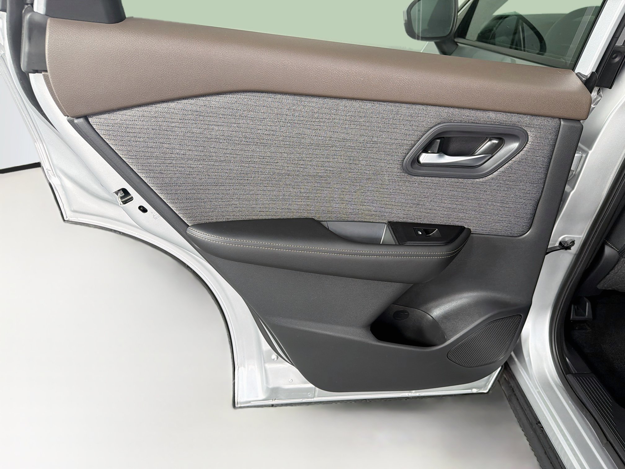 Used 2022 Nissan Rogue SV FWD image 27