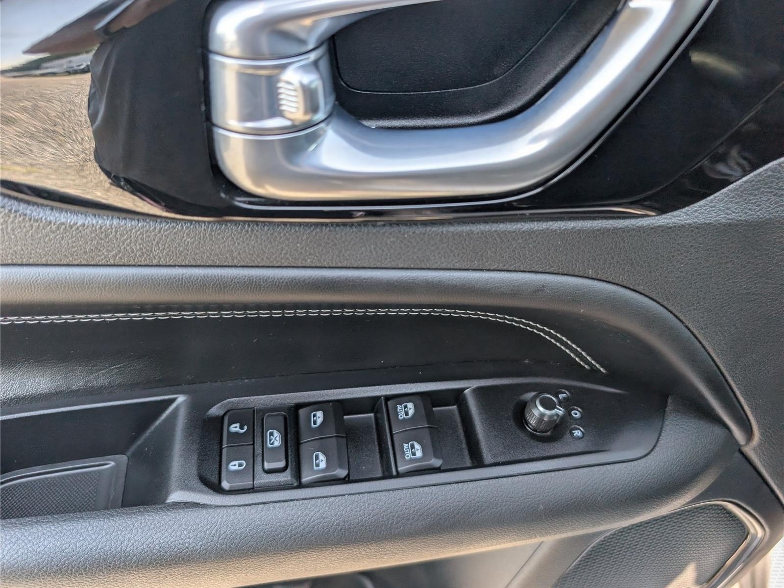 Used 2022 Jeep Compass High Altitude AWD/4WD image 19