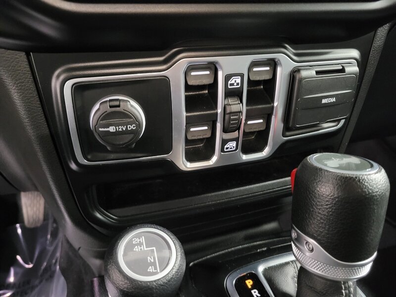 Used 2022 Jeep Wrangler Unlimited Sahara w/ Cold Weather Group AWD/4WD image 46