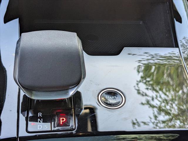 Used 2025 Land Rover Range Rover Sport image 12