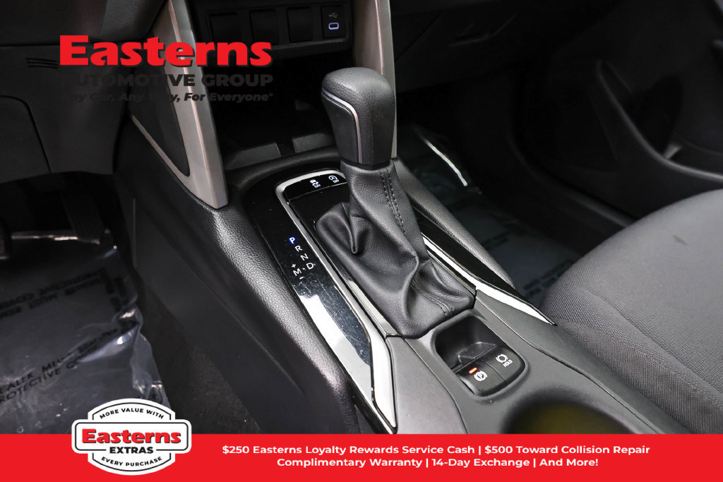 Used 2025 Toyota Corolla Cross LE FWD image 13