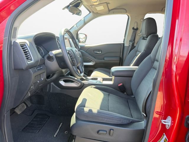 Used 2023 Nissan Frontier SV image 9