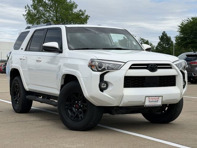 Certified 2022 Toyota 4Runner SR5 AWD/4WD image 2