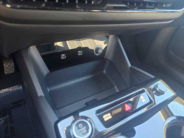 Used 2027 Audi Q6 e-tron Prestige w/ S Line Black Optic Package AWD/4WD image 32