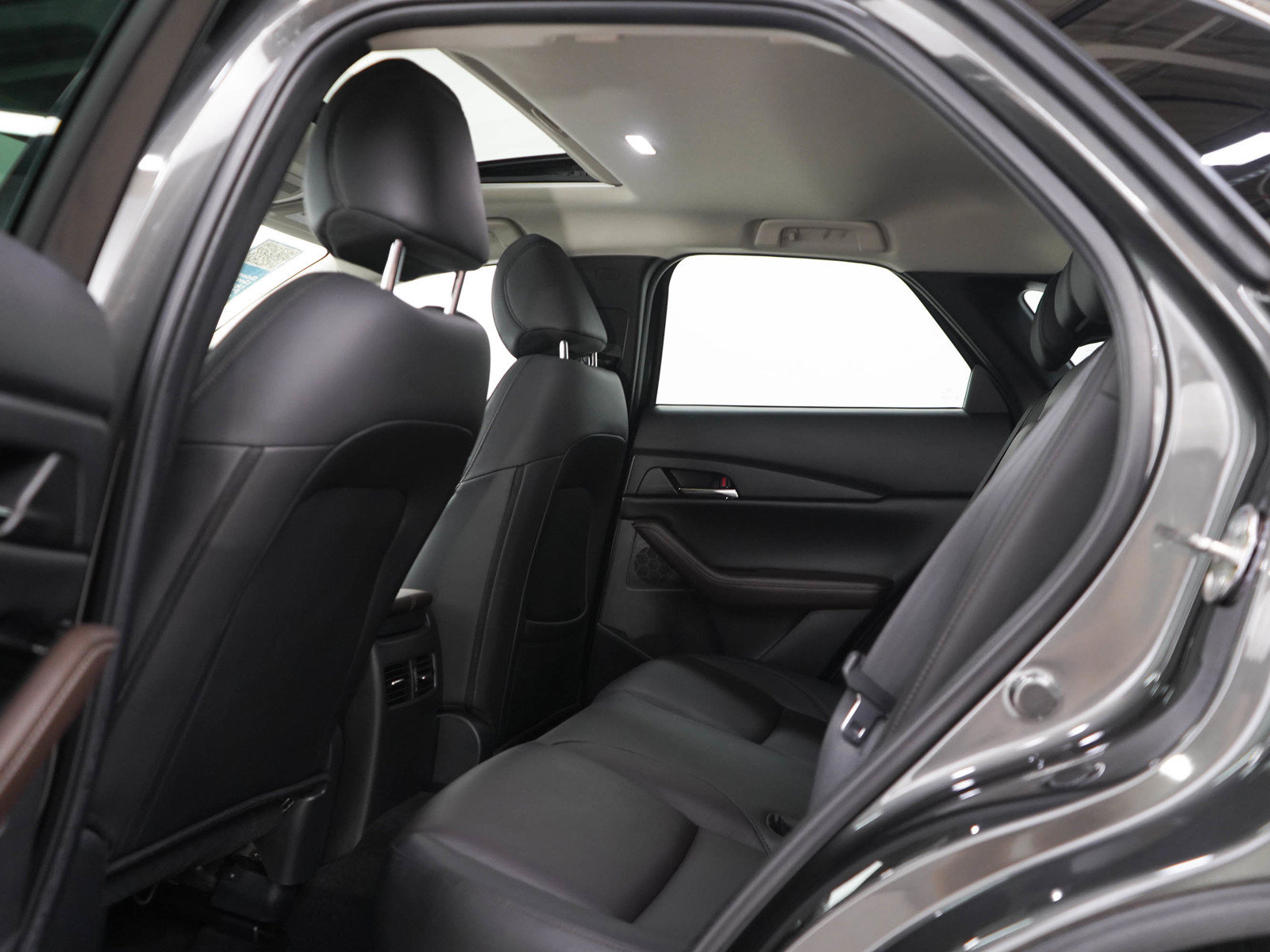 Used 2020 MAZDA CX-30 AWD w/ Premium Package image 18