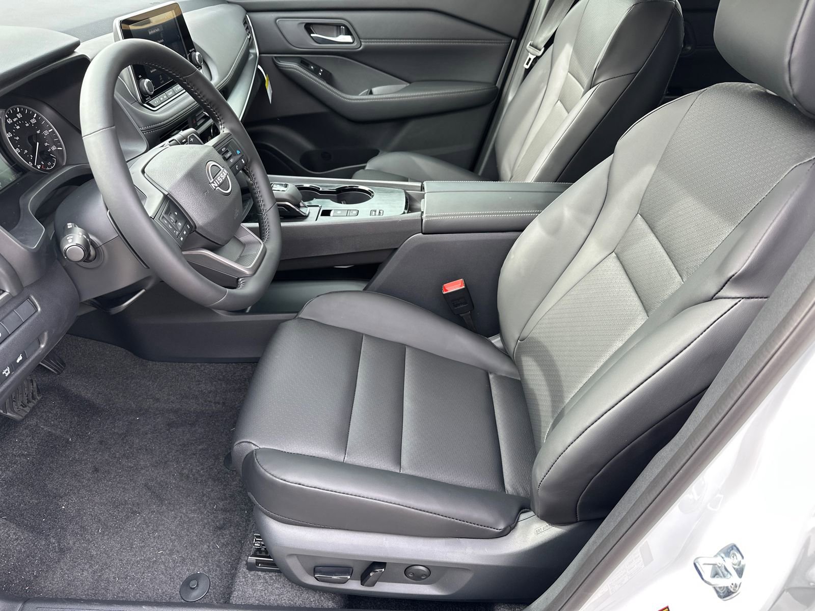 New 2026 Nissan Rogue SV w/ SV Premium Package image 9