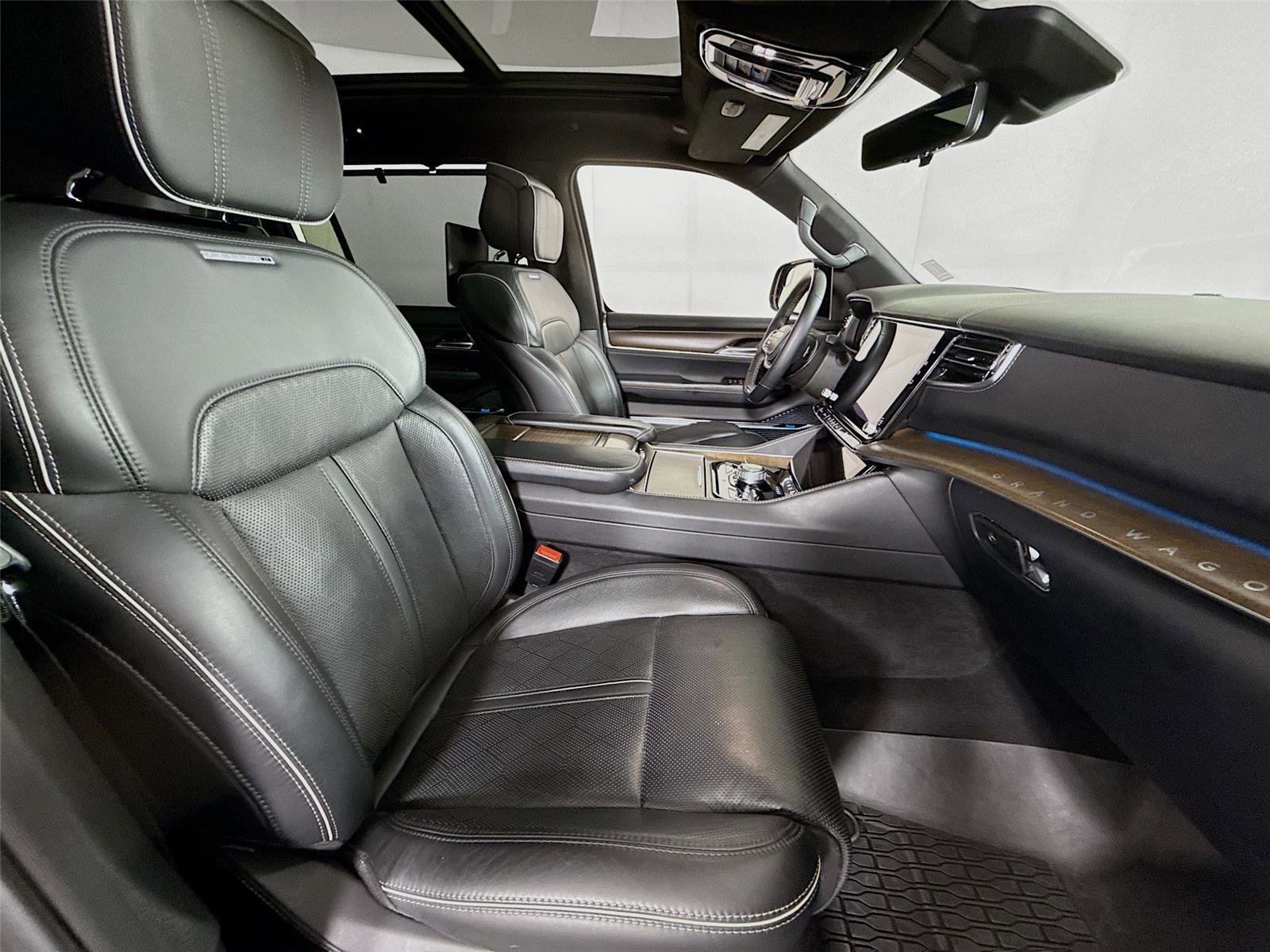 Used 2023 Jeep Grand Wagoneer L Series II w/ Rear Seat Video Group 1 image 25