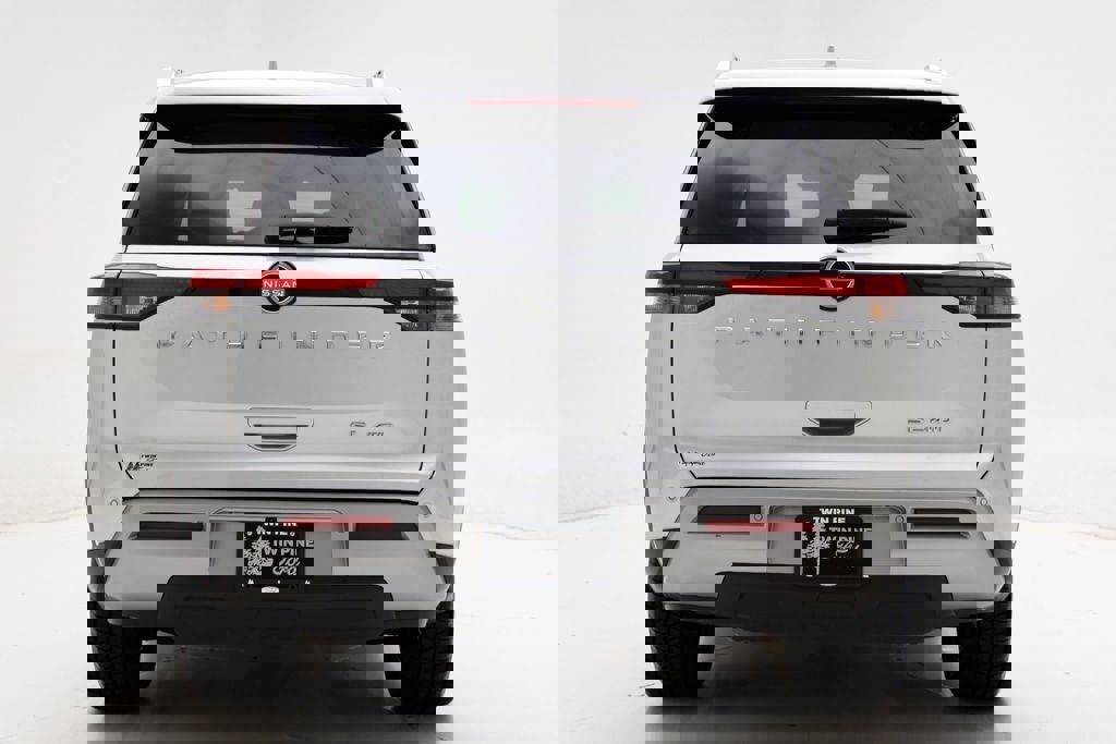 Used 2023 Nissan Pathfinder SL image 7