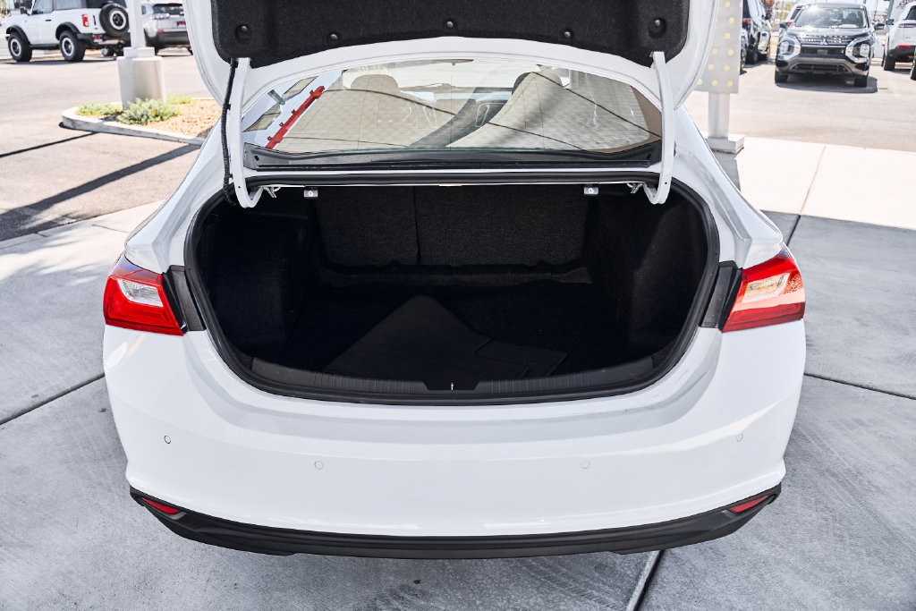 Used 2024 Chevrolet Malibu LT FWD image 8