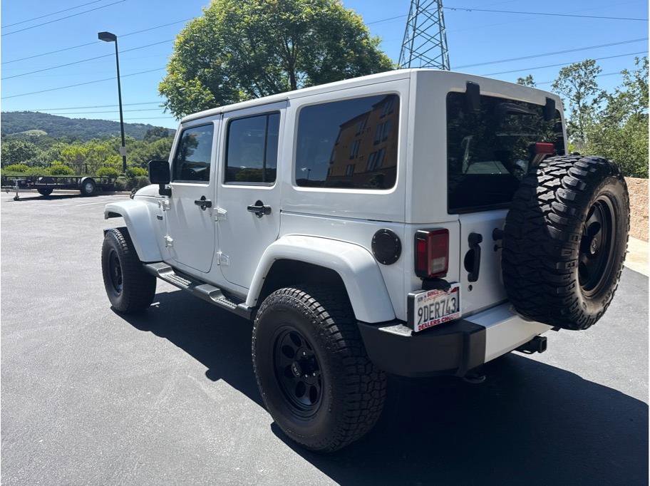 Used 2012 Jeep Wrangler Unlimited Sahara AWD/4WD image 9