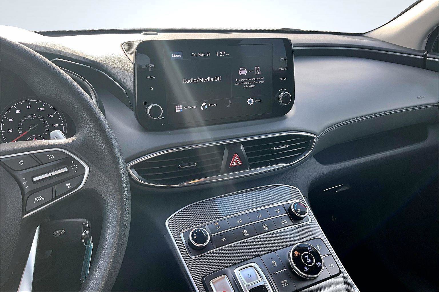 Used 2023 Hyundai Santa Fe SE image 6