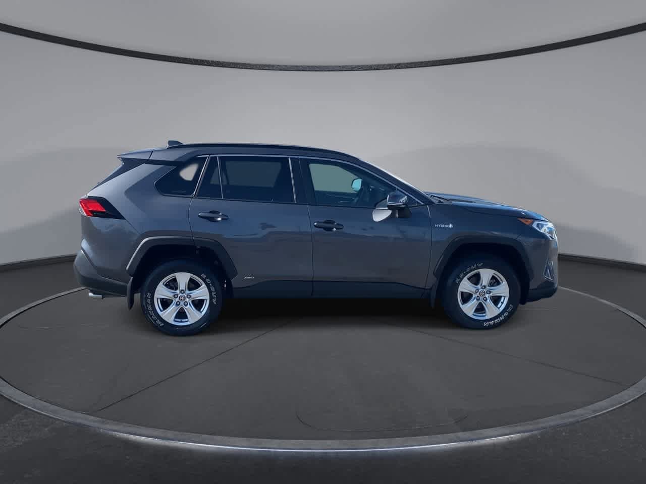 Used 2021 Toyota RAV4 XLE AWD/4WD image 9