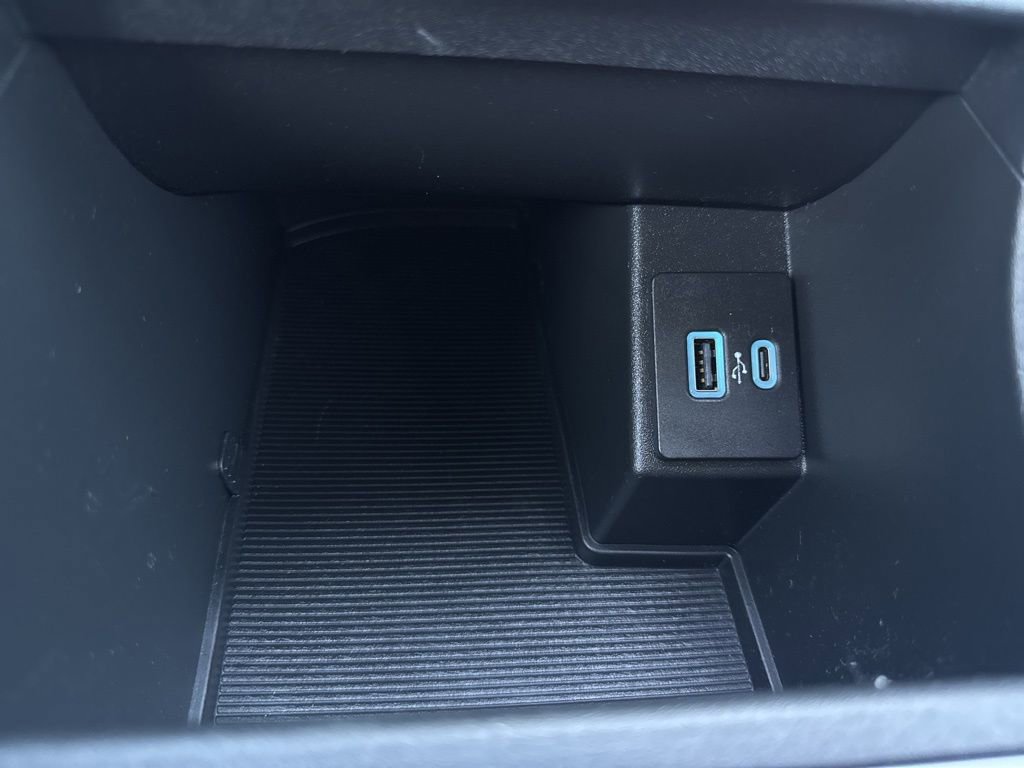 Certified 2022 Ford Edge SE w/ Cargo Accessory Package image 32