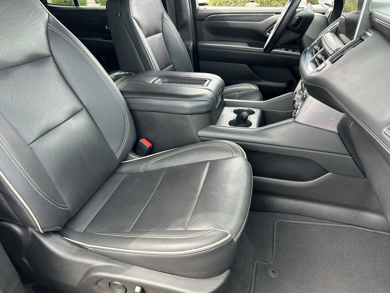 Used 2021 GMC Yukon XL SLT w/ SLT Luxury Package image 11