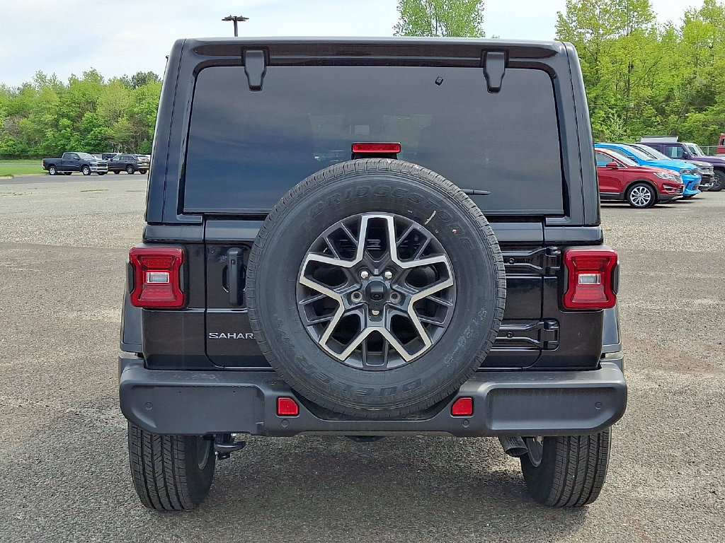 New 2026 Jeep Wrangler Unlimited Sahara AWD/4WD image 7