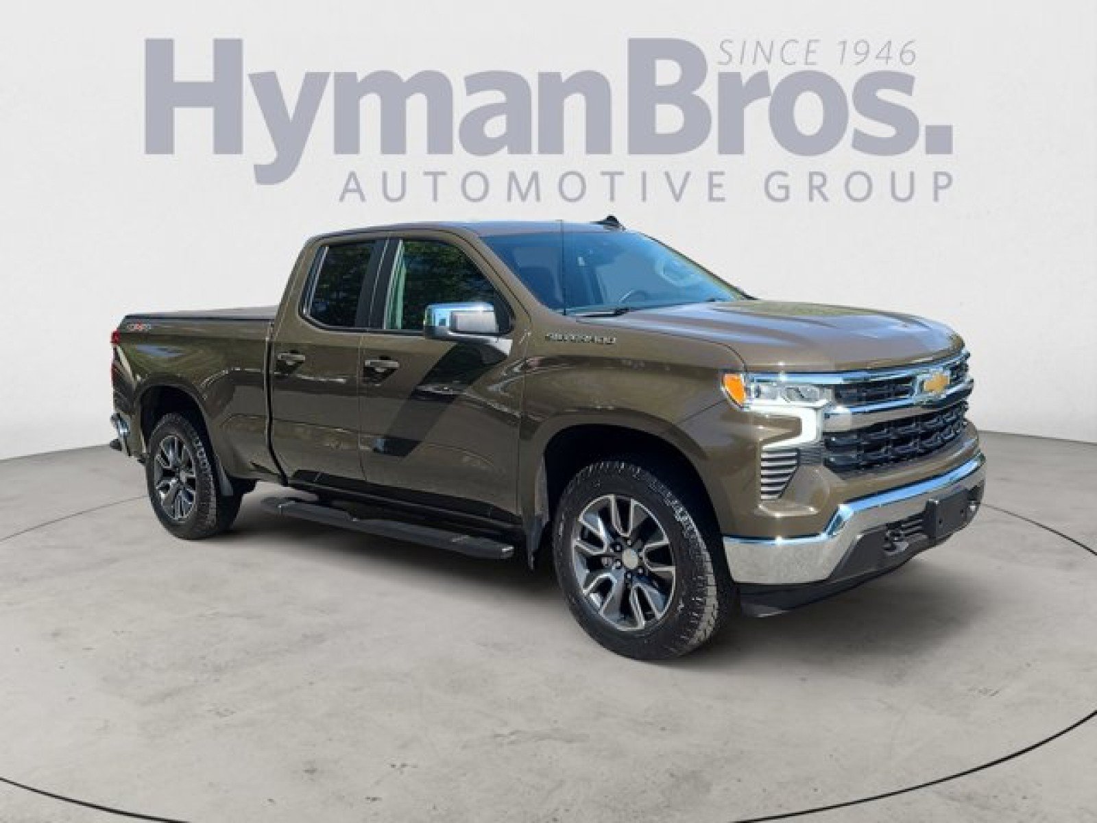 Used 2023 Chevrolet Silverado 1500 LT AWD/4WD image 1