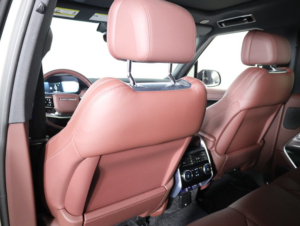 Used 2025 Land Rover Range Rover SE AWD/4WD image 42