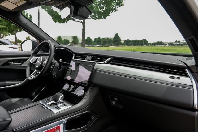 Used 2025 Jaguar F-PACE R-Dynamic S AWD/4WD image 16