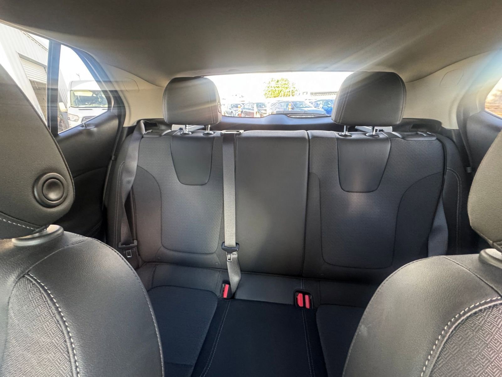 Used 2025 Buick Encore GX Preferred image 36