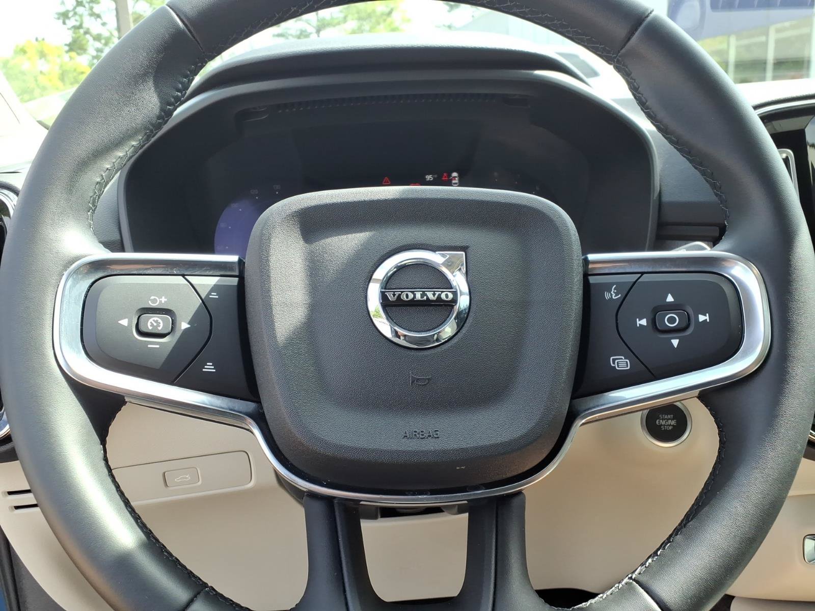 Certified 2023 Volvo XC40 B4 Ultimate FWD image 27