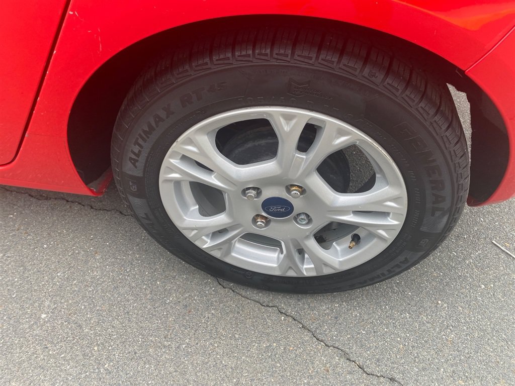 Used 2014 Ford Fiesta SE FWD image 7
