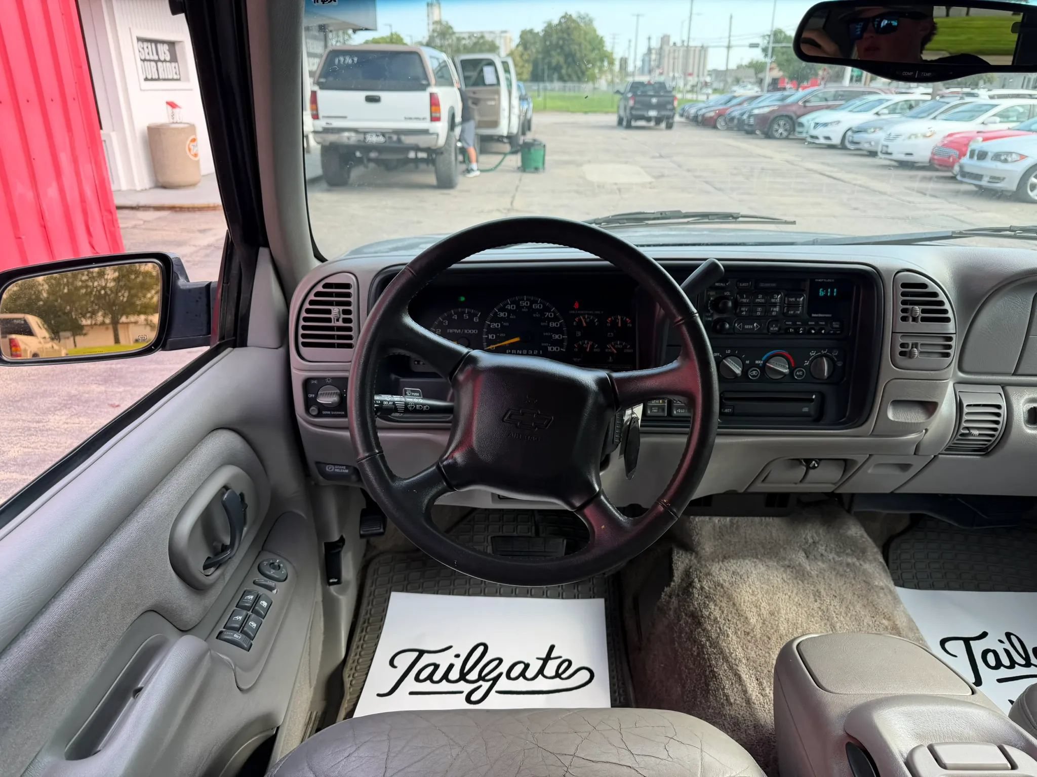 Used 1999 Chevrolet Tahoe Z71 w/ Comfort & Security Pkg AWD/4WD image 19