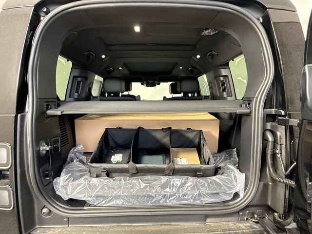New 2026 Land Rover Defender 130 V8 AWD/4WD image 28