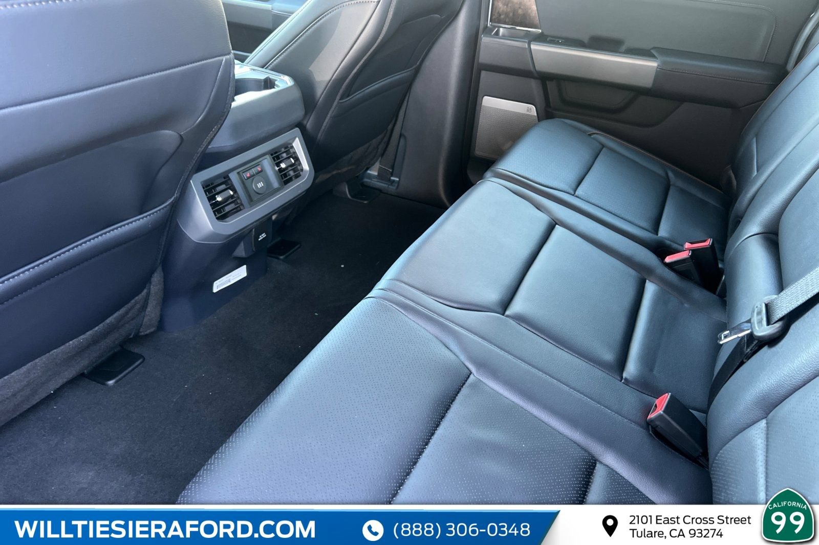 New 2026 Ford F250 Lariat w/ FX4 Off-Road Package AWD/4WD image 13