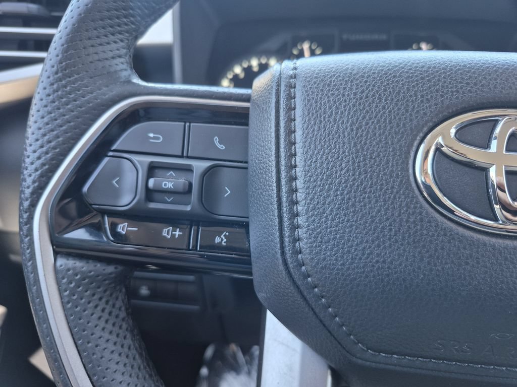 Used 2023 Toyota Tundra Limited AWD/4WD image 17