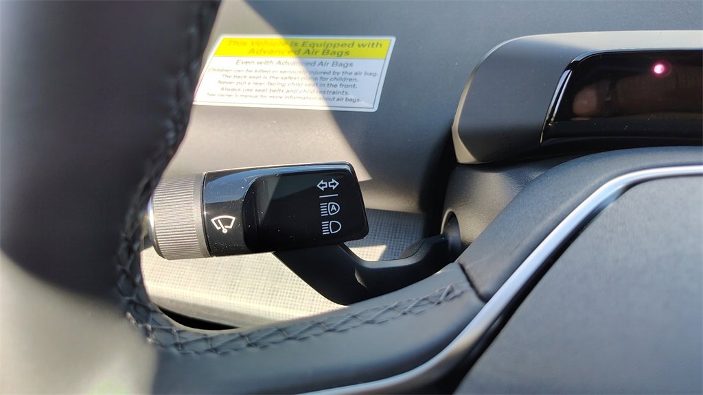 New 2025 Volvo EX30 Plus w/ Climate Package image 16