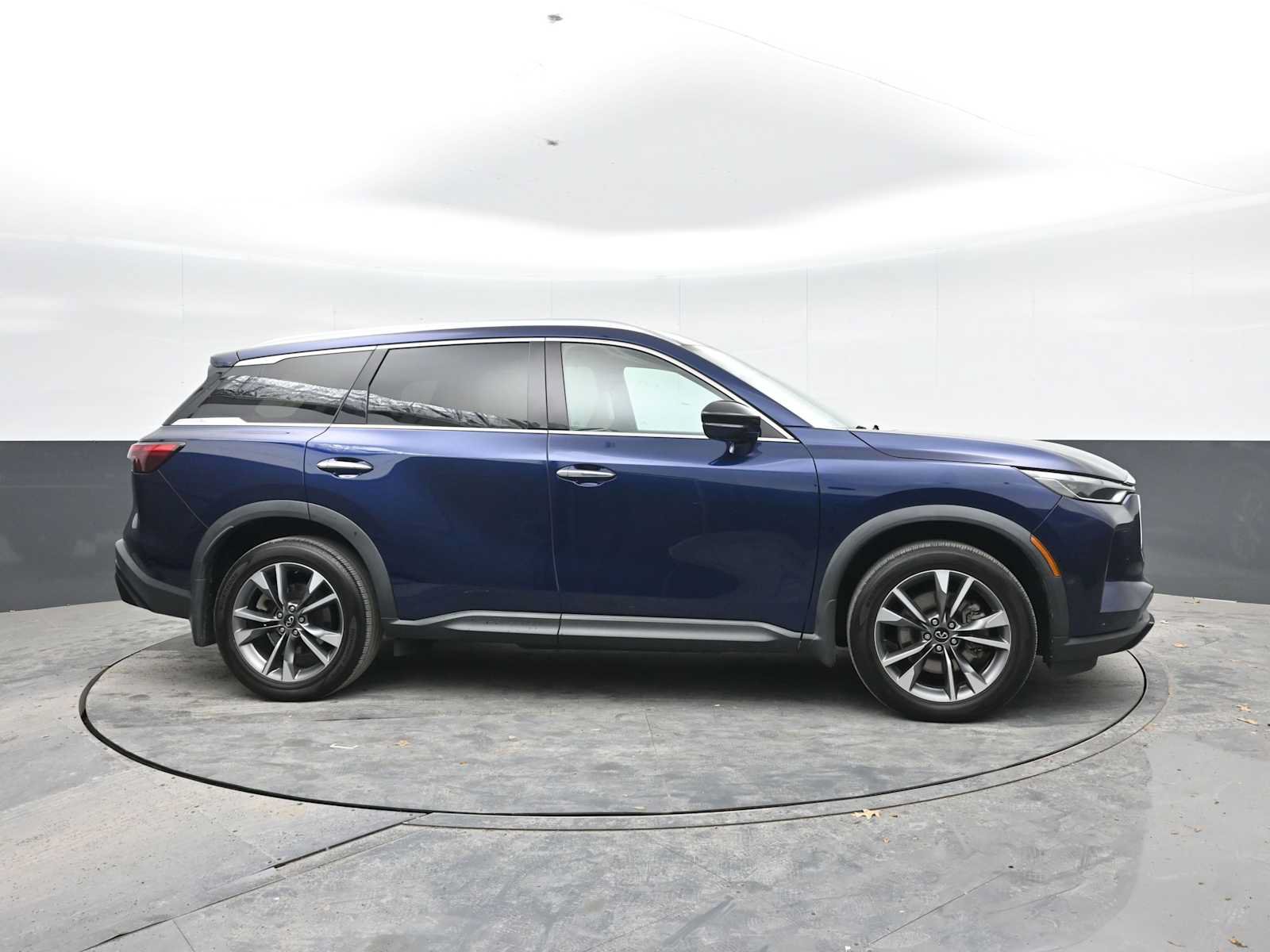 Used 2023 INFINITI QX60 Luxe w/ Cargo Package AWD/4WD image 9
