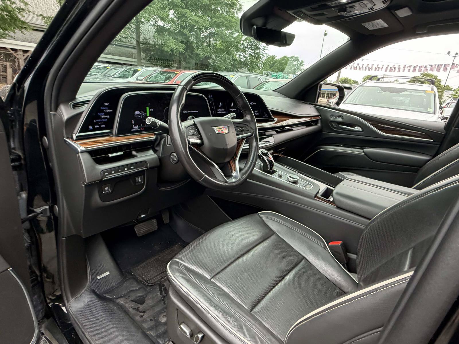 Used 2022 Cadillac Escalade ESV Premium Luxury AWD/4WD image 13