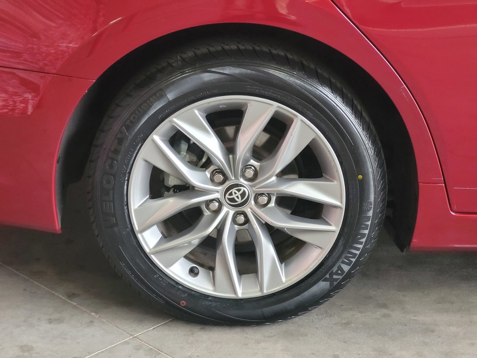 Certified 2022 Toyota Avalon XLE image 5