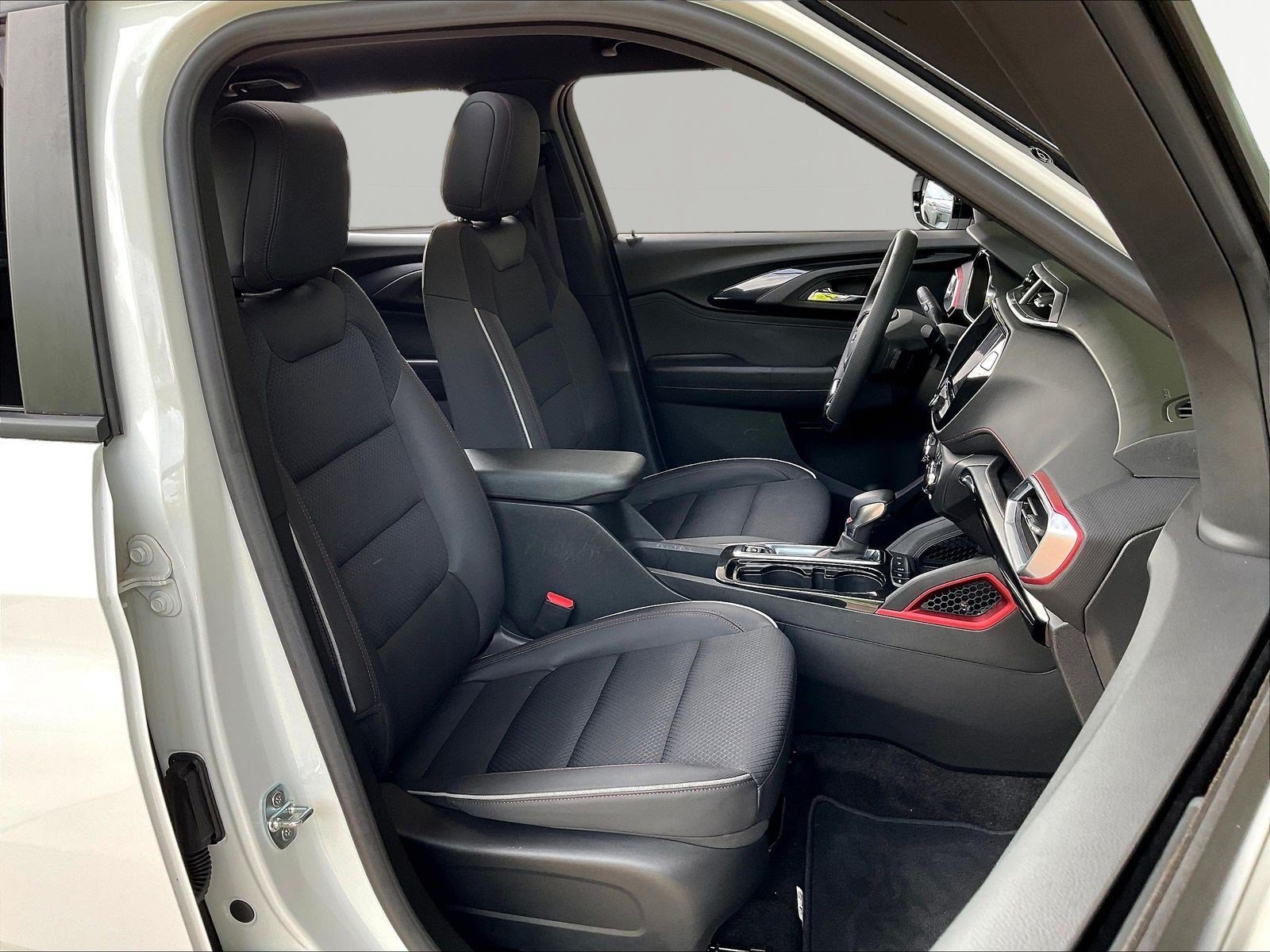 Used 2023 Chevrolet TrailBlazer RS w/ Sun and Liftgate Package AWD/4WD image 28