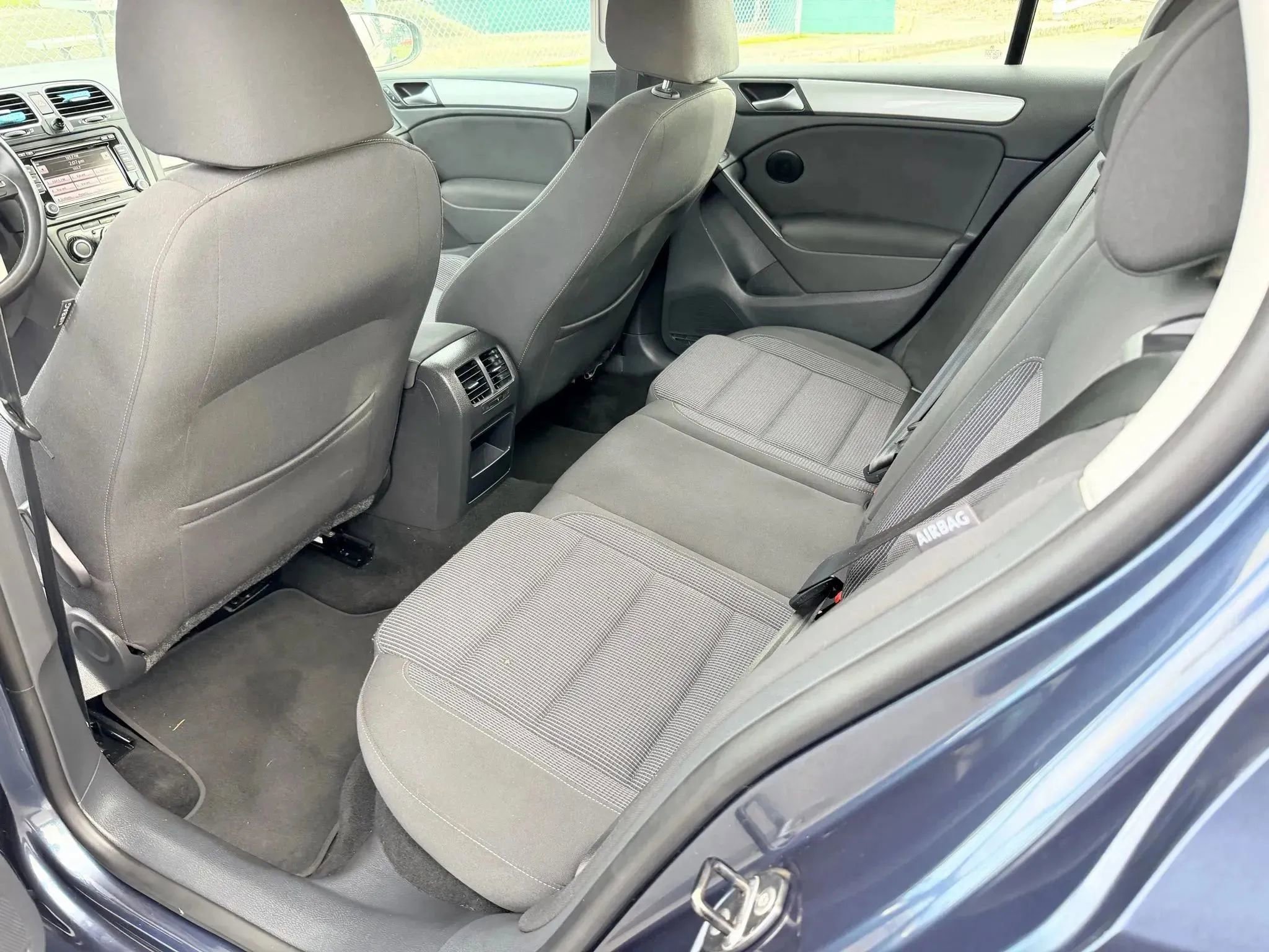 Used 2011 Volkswagen Golf TDI image 10