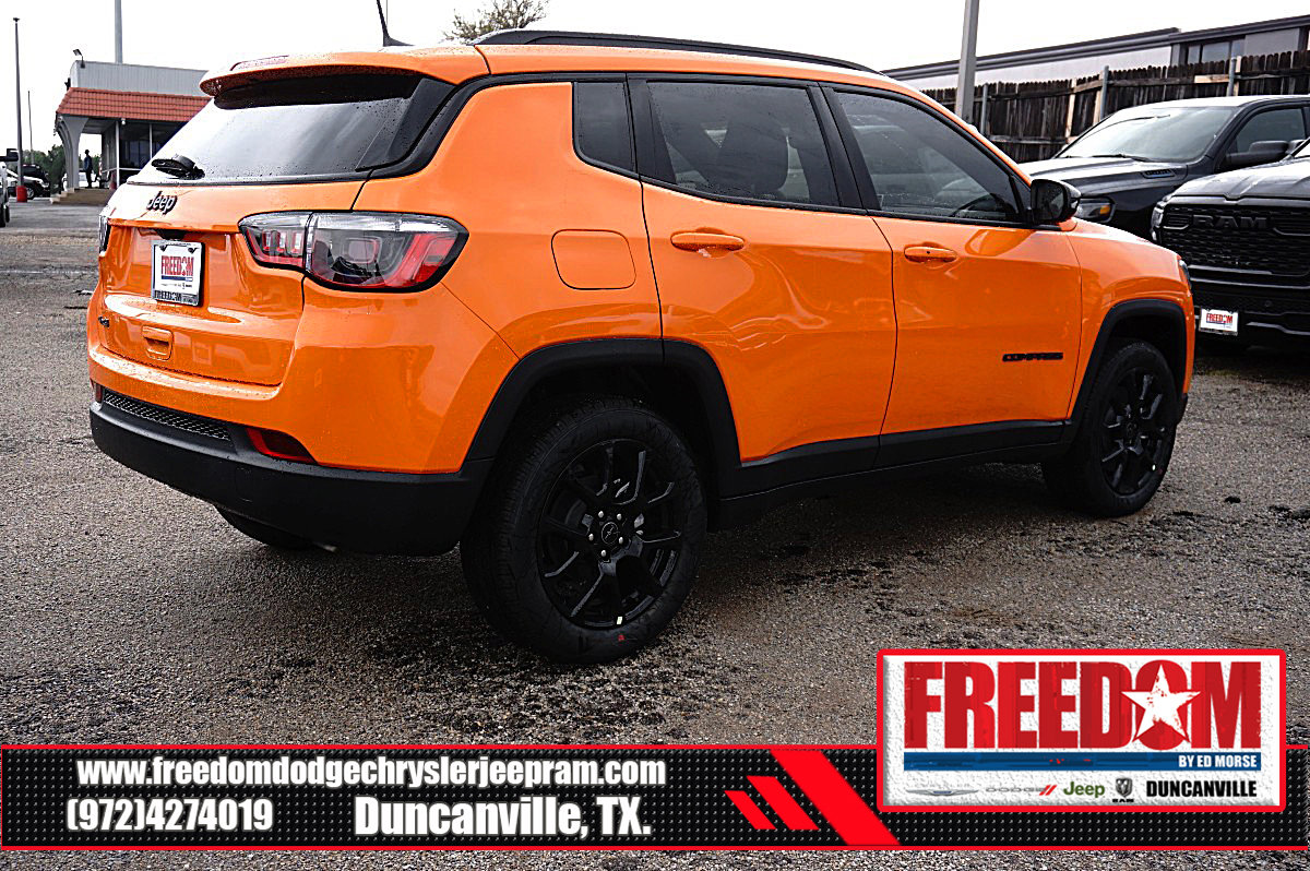 New 2026 Jeep Compass Latitude AWD/4WD image 5