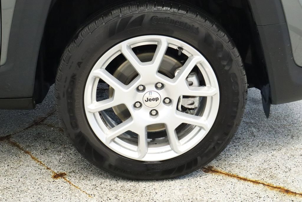 Used 2022 Jeep Renegade Latitude w/ Convenience Group AWD/4WD image 18