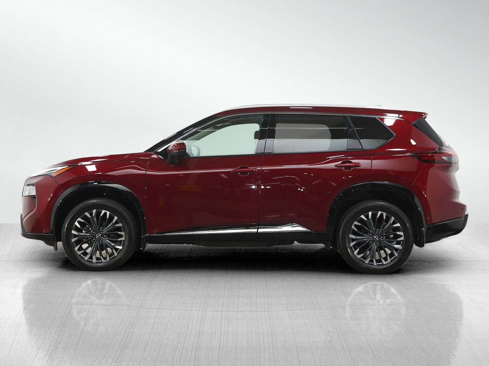 Used 2024 Nissan Rogue Platinum w/ Platinum Premium Package AWD/4WD image 2