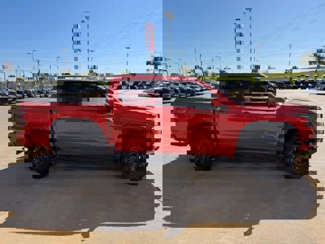 Used 2025 Nissan Frontier PRO-4X w/ Pro Premium Package image 3