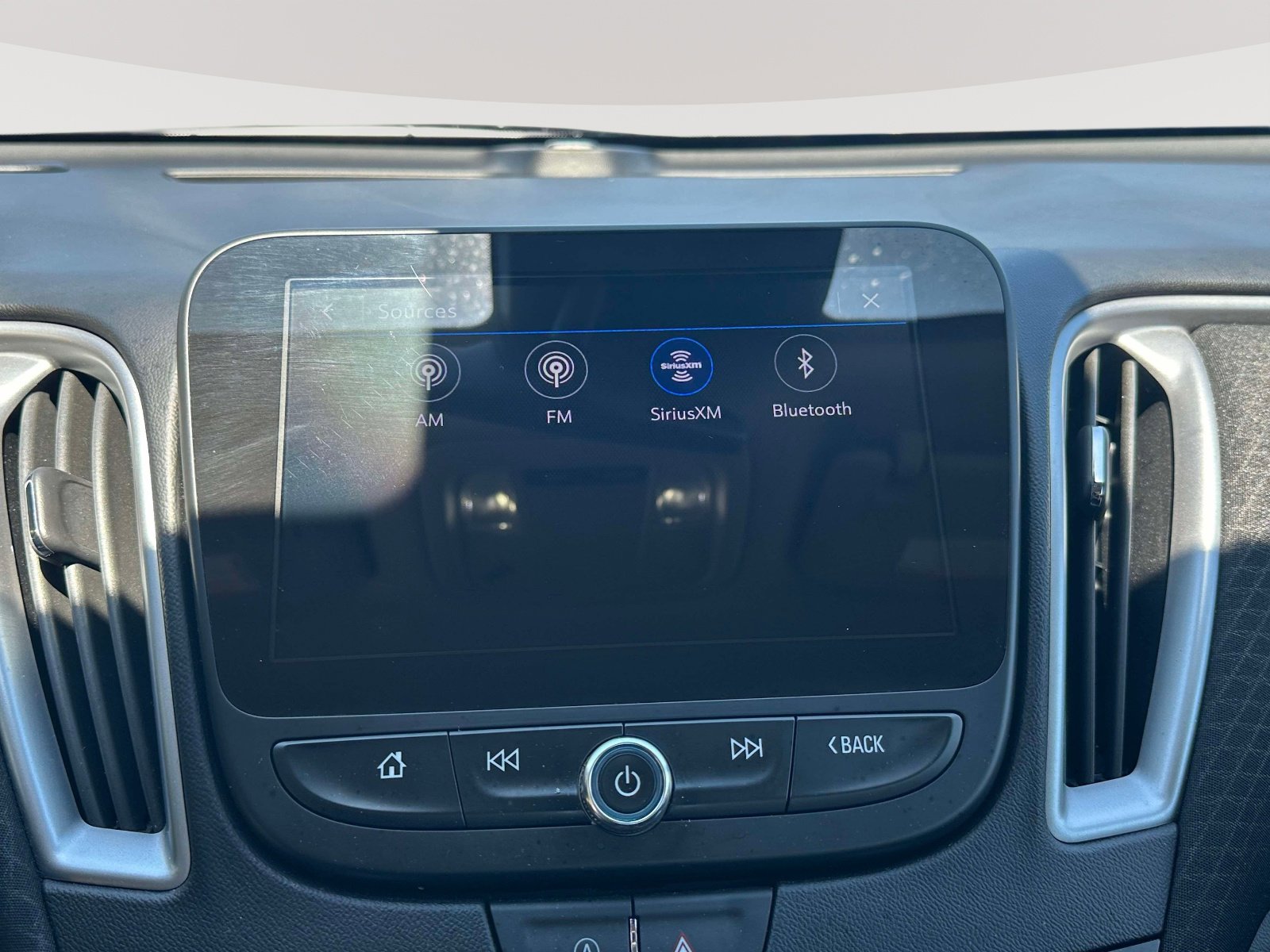 Used 2025 Chevrolet Malibu LT FWD image 9