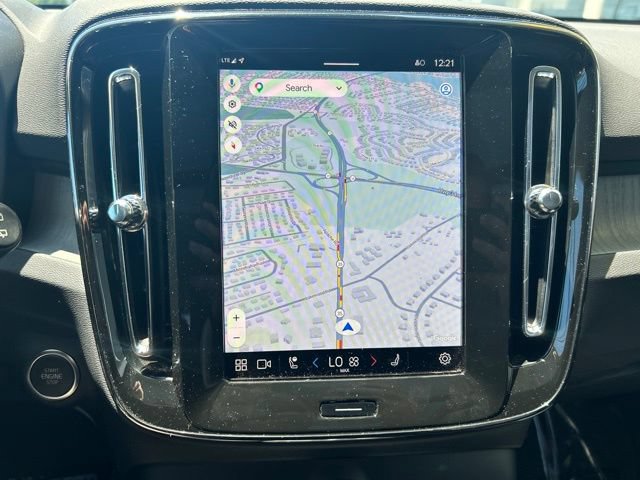 Certified 2025 Volvo XC40 B5 Core AWD/4WD image 23