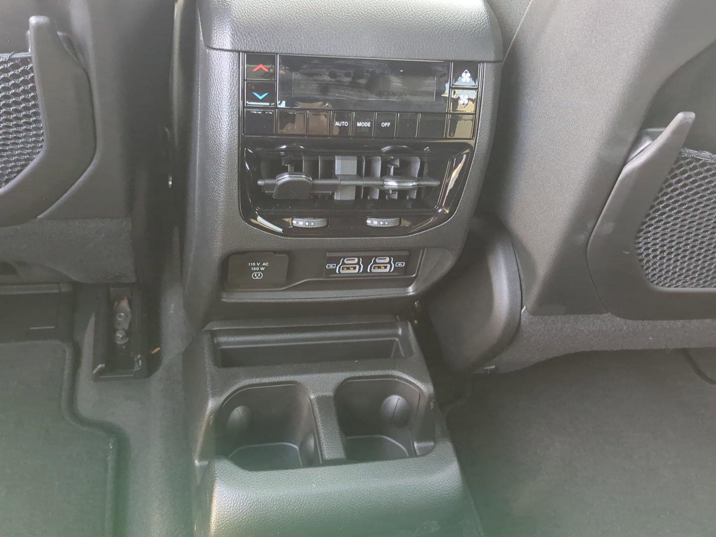 New 2025 Jeep Grand Cherokee L Altitude image 13