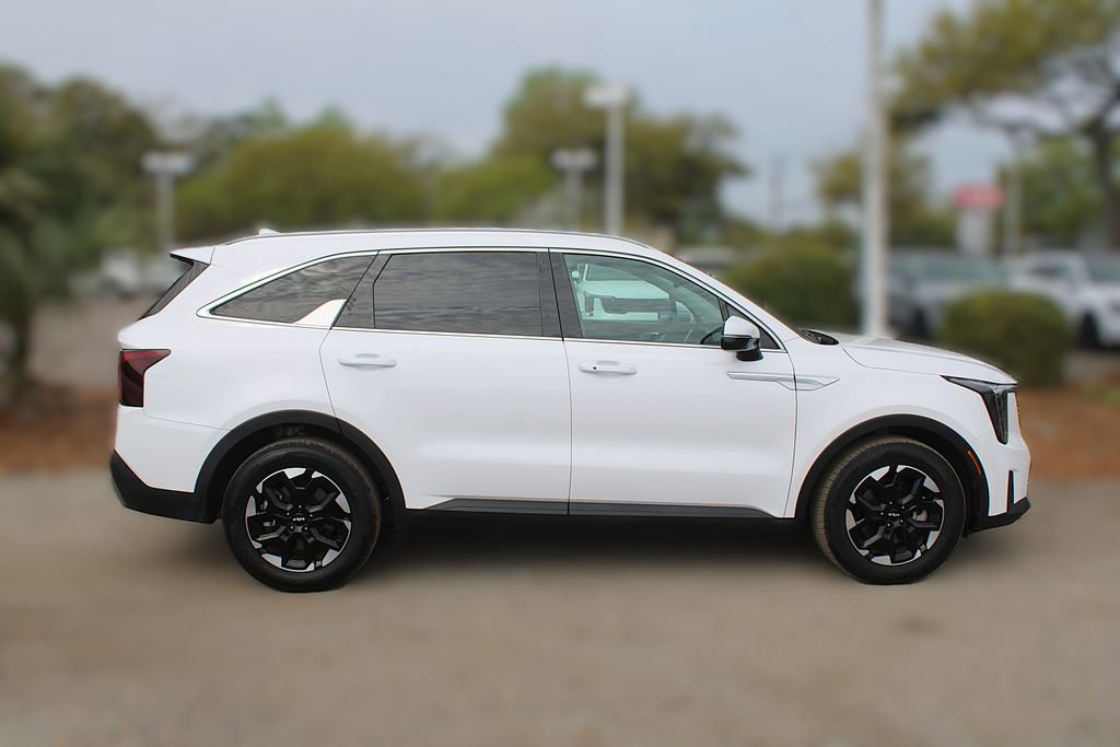 Certified 2025 Kia Sorento S w/ Panoramic Sunroof Package FWD image 5