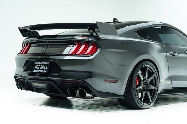 Used 2020 Ford Mustang Shelby GT500 w/ Carbon Fiber Track Pack RWD image 14