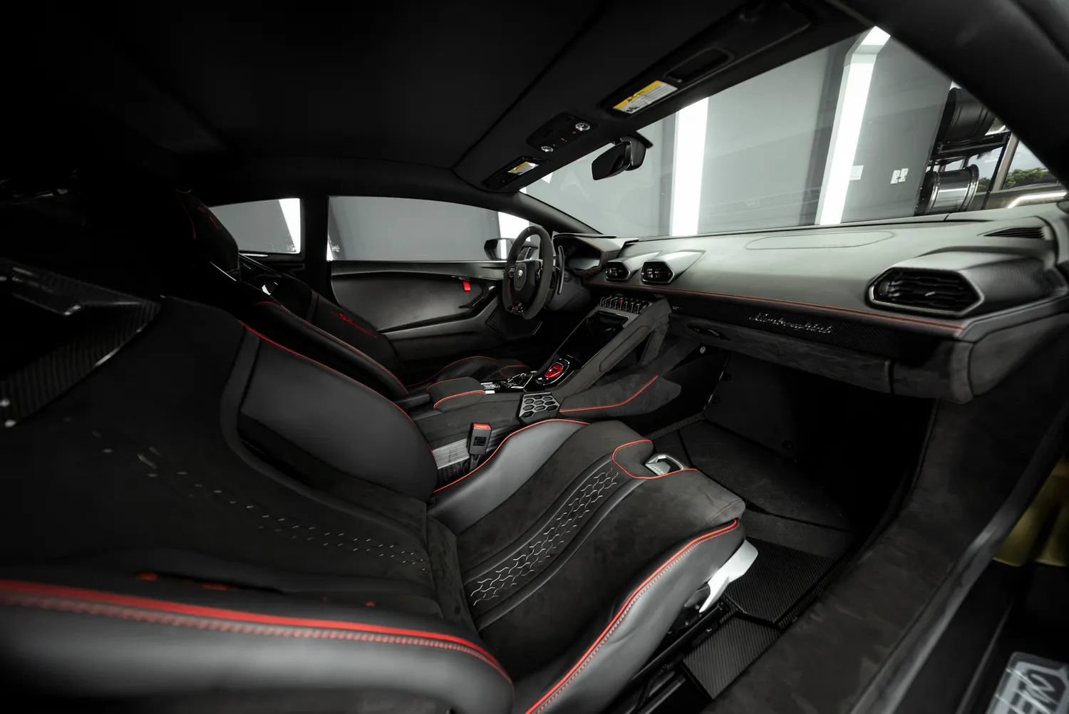 Used 2024 Lamborghini Huracan Sterrato AWD/4WD image 43