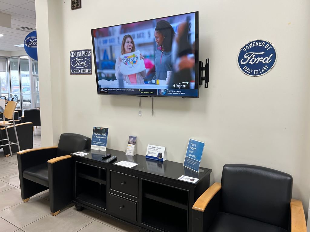 New 2025 Ford F150 XLT w/ Equipment Group 302A MID image 5