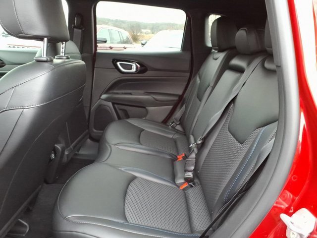 New 2026 Jeep Compass Latitude image 9