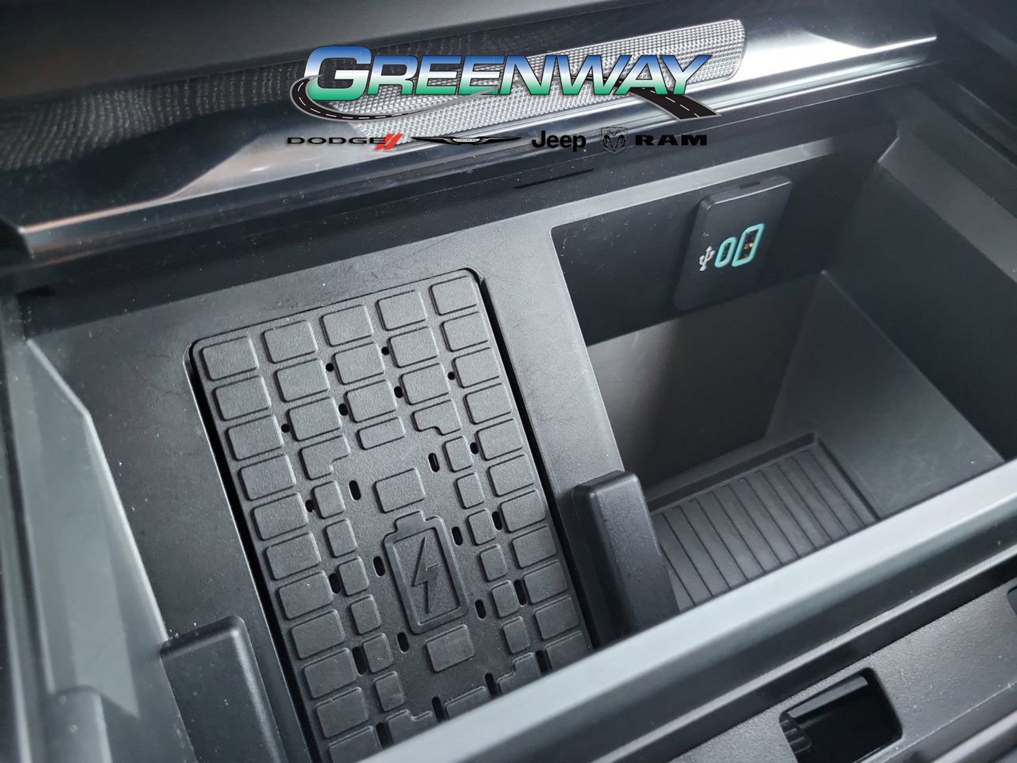 Used 2024 Ford F350 Platinum w/ FX4 Off-Road Package image 19