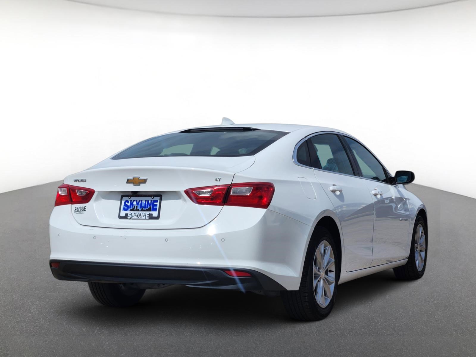 Used 2024 Chevrolet Malibu LT FWD image 3